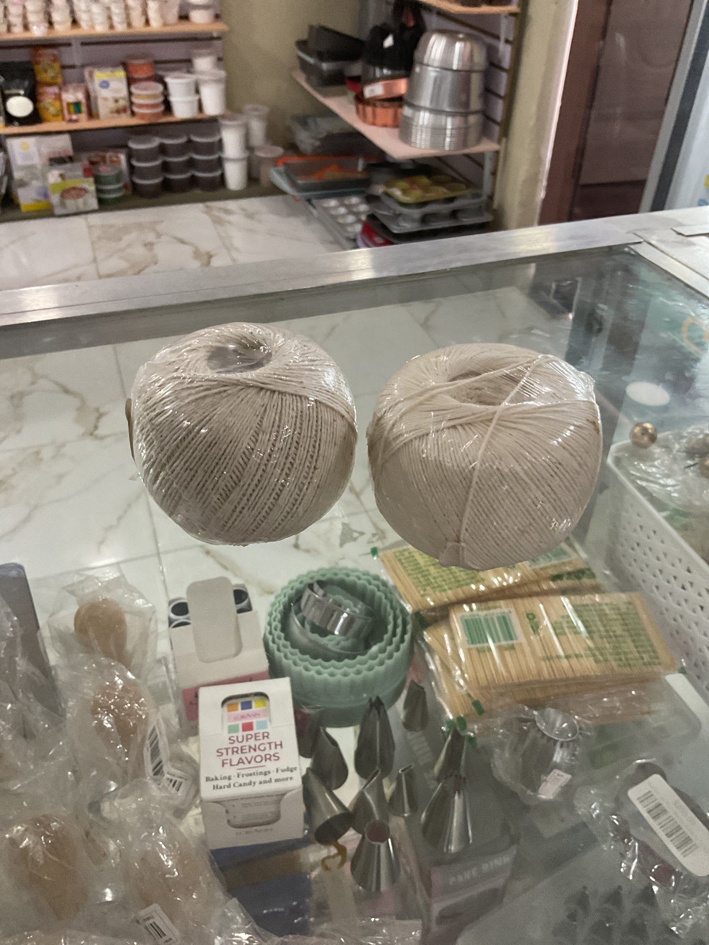 Hilo para pastel en hoja