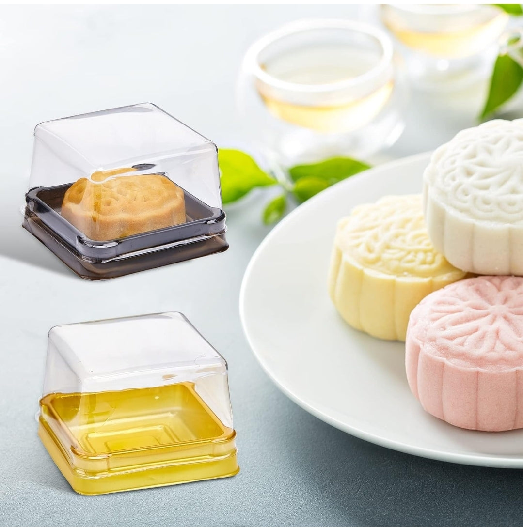 Envase Pequeño Cuadrado Negro y Dorado para Postre 3x3x1 pulgadas
